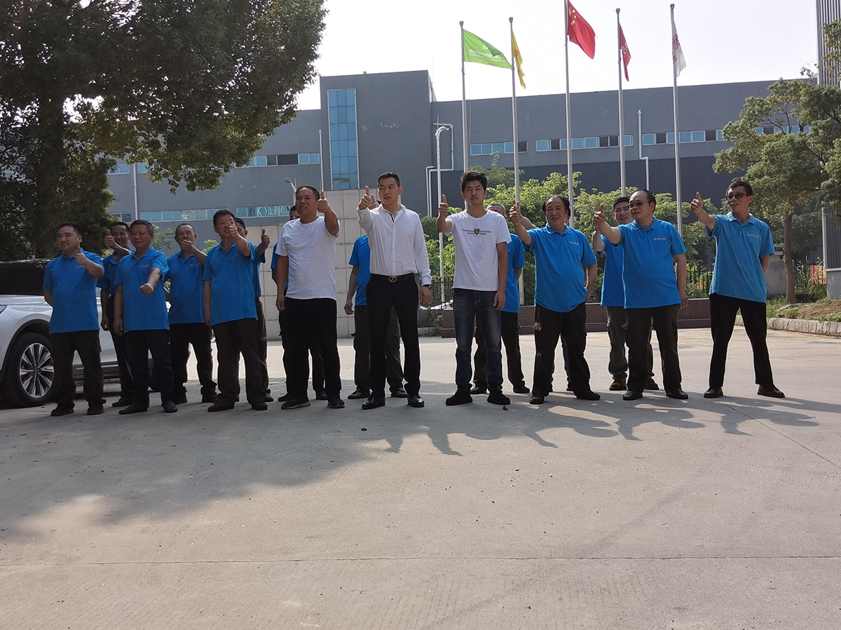 廣(guang)泛用(yong)于建(jian)築垃(la)圾等(deng)固體(ti)廢棄(qi)物的(de)環保(bao)制磚(zhuan)