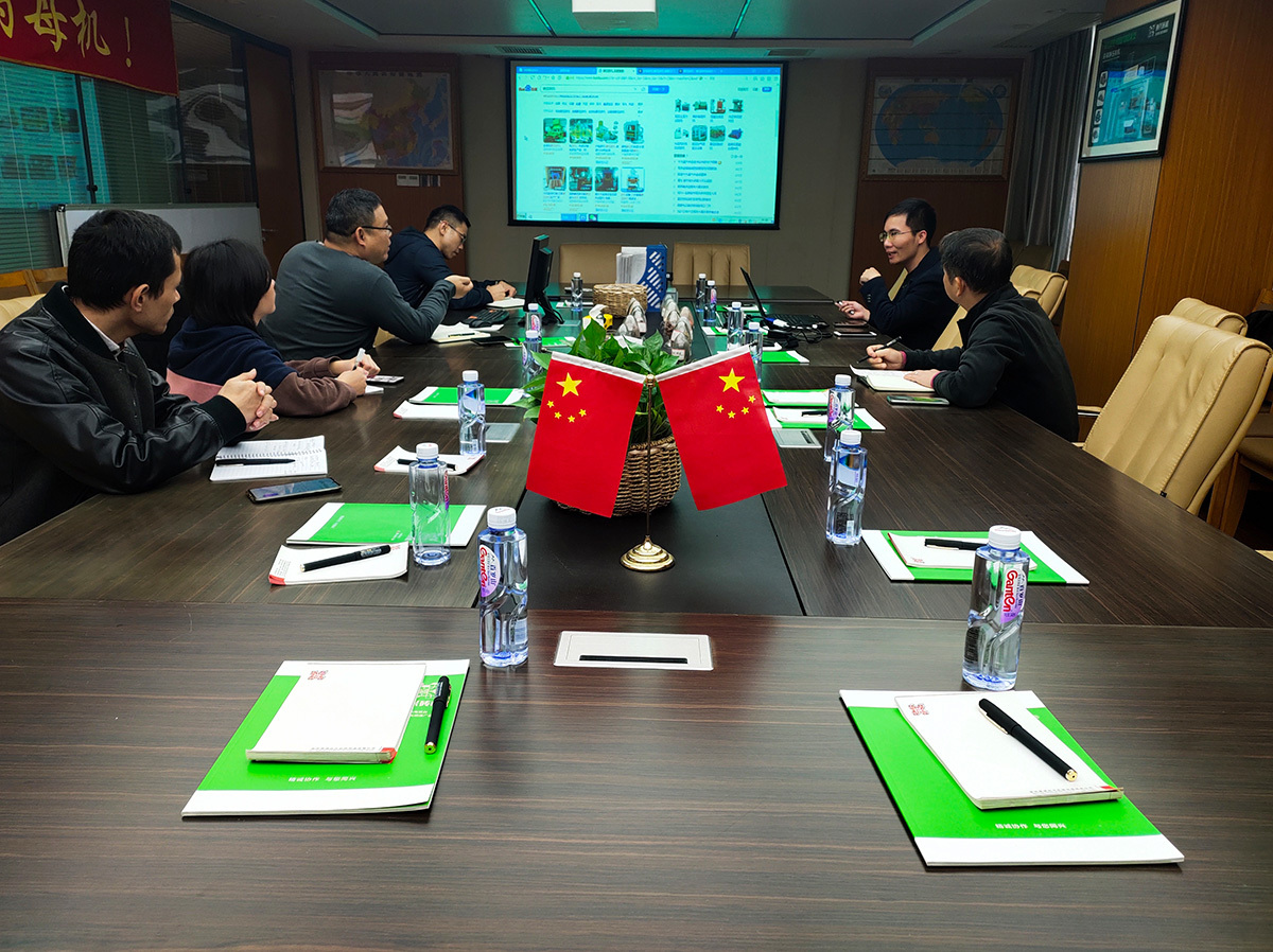 清澈的(de)海水和(he)郁郁蔥(cong)蔥的山(shan)脈是無(wu)價的資(zi)産