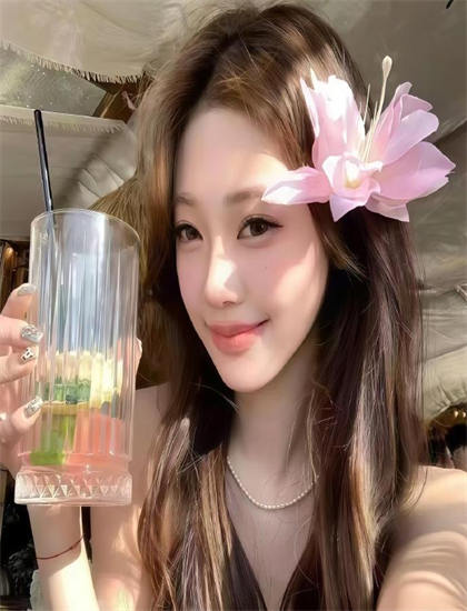 点击破亿：《故事新编》现实意义探讨：社会影响与现实关联分析